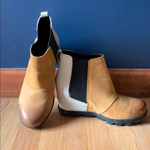 Sorel Tan and Black Winter Boots
